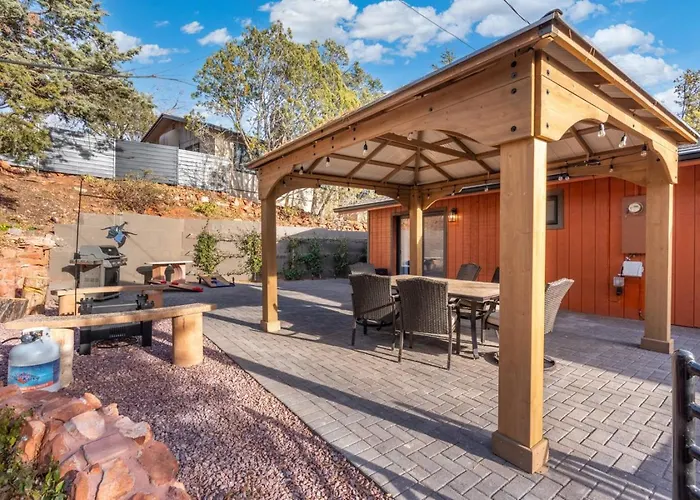 Treehouse Vibes, Peaceful, Stylish And Close To Trails Ferienhaus *