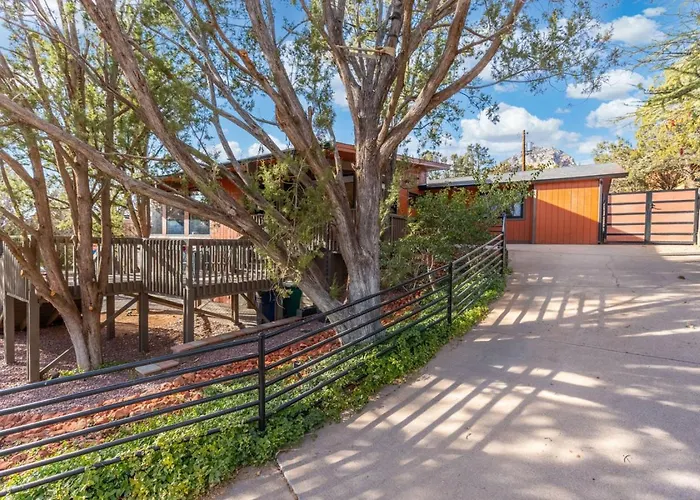 Treehouse Vibes, Peaceful, Stylish And Close To Trails * Sedona