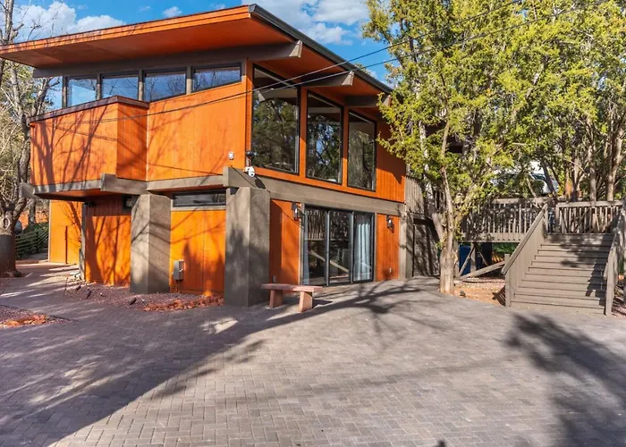 Treehouse Vibes, Peaceful, Stylish And Close To Trails *