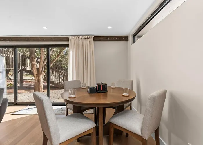 Treehouse Vibes, Peaceful, Stylish And Close To Trails Ferienhaus